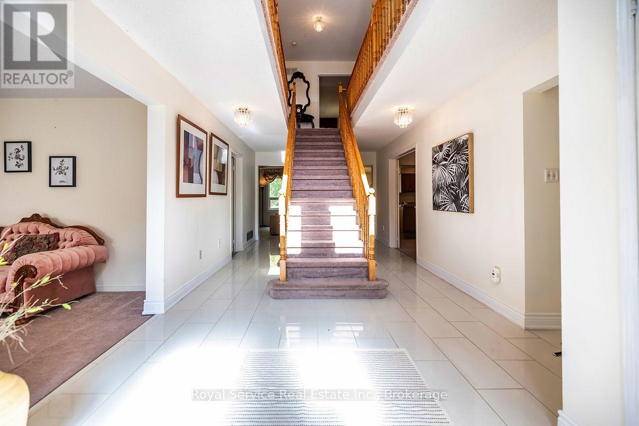 516 Palmtree Crescent, Oshawa, Ontario L1K 2H2 - Photo 4 - E14081110