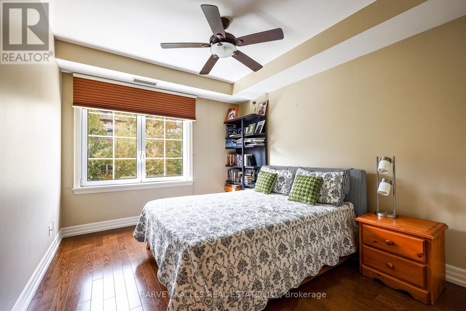 Th9 - 21 Burkebrook Place, Toronto, Ontario  M4G 0A2 - Photo 32 - C14080950
