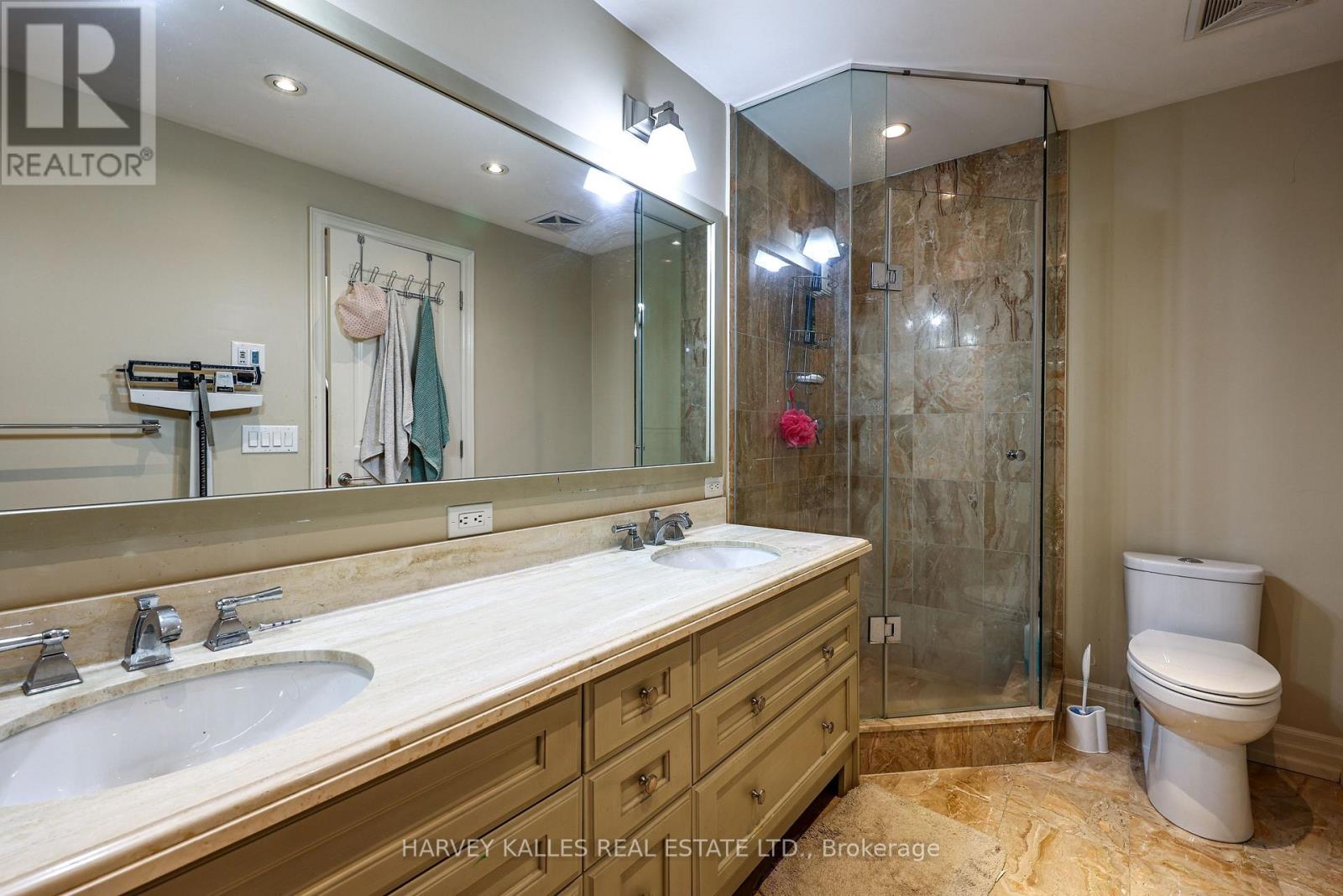 Th9 - 21 Burkebrook Place, Toronto, Ontario  M4G 0A2 - Photo 35 - C14080950