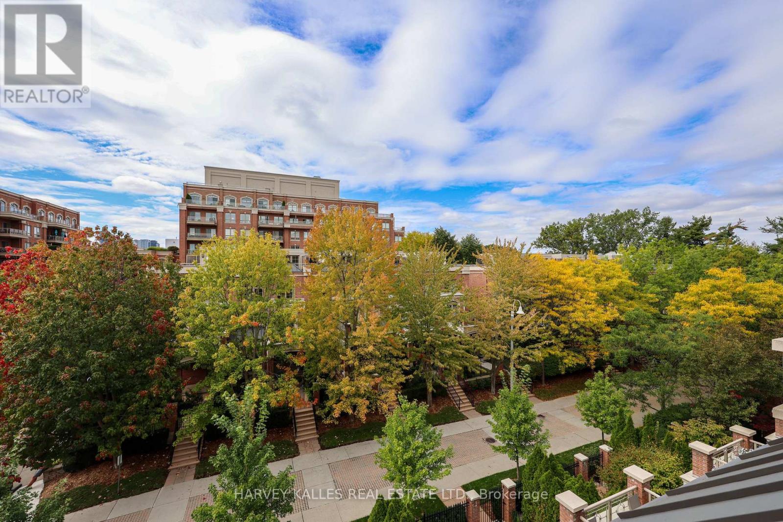Th9 - 21 Burkebrook Place, Toronto, Ontario  M4G 0A2 - Photo 38 - C14080950