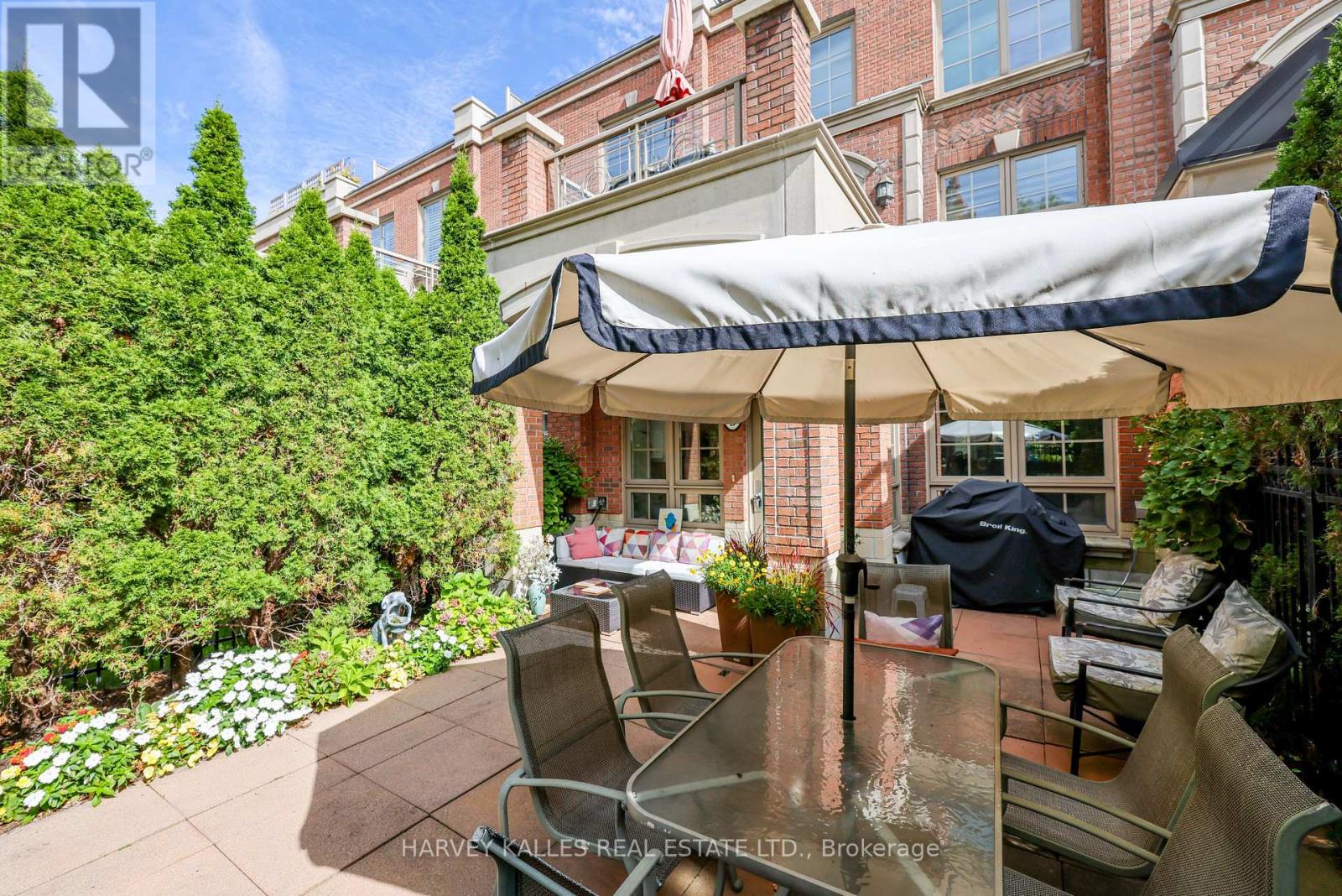 Th9 - 21 Burkebrook Place, Toronto, Ontario  M4G 0A2 - Photo 4 - C14080950