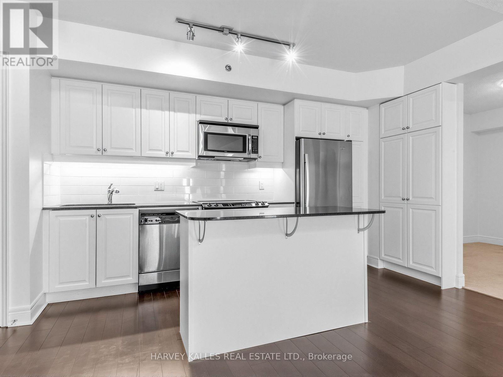 217 - 701 Sheppard Avenue, Toronto, Ontario  M3H 0B2 - Photo 2 - C14081034