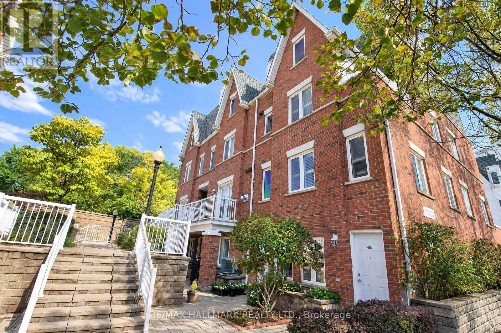 3207 - 12 SUDBURY STREET