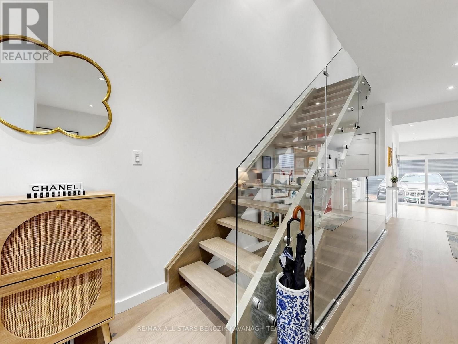209 Marlborough Place, Toronto, Ontario  M5R 3J5 - Photo 2 - C14081136