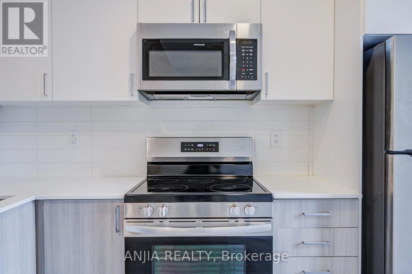 80b Tisdale Avenue, Toronto (Victoria Village), Ontario  M4A 1C5 - Photo 18 - C14081162