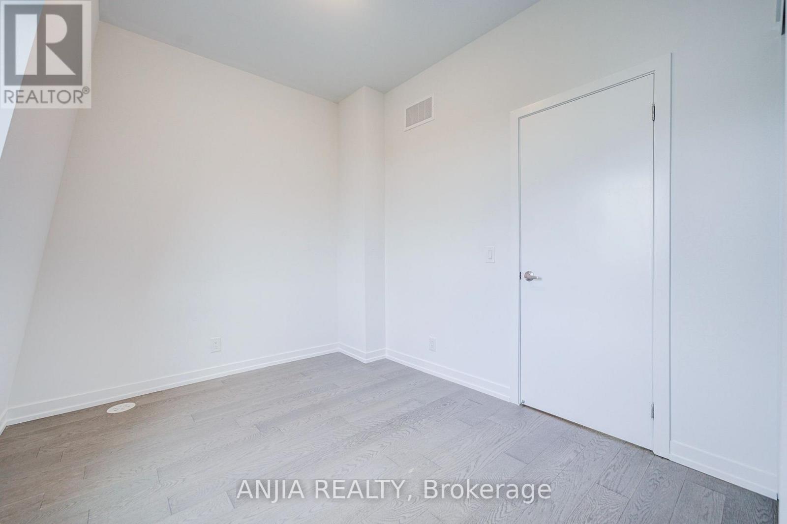 80b Tisdale Avenue, Toronto (Victoria Village), Ontario  M4A 1C5 - Photo 37 - C14081162