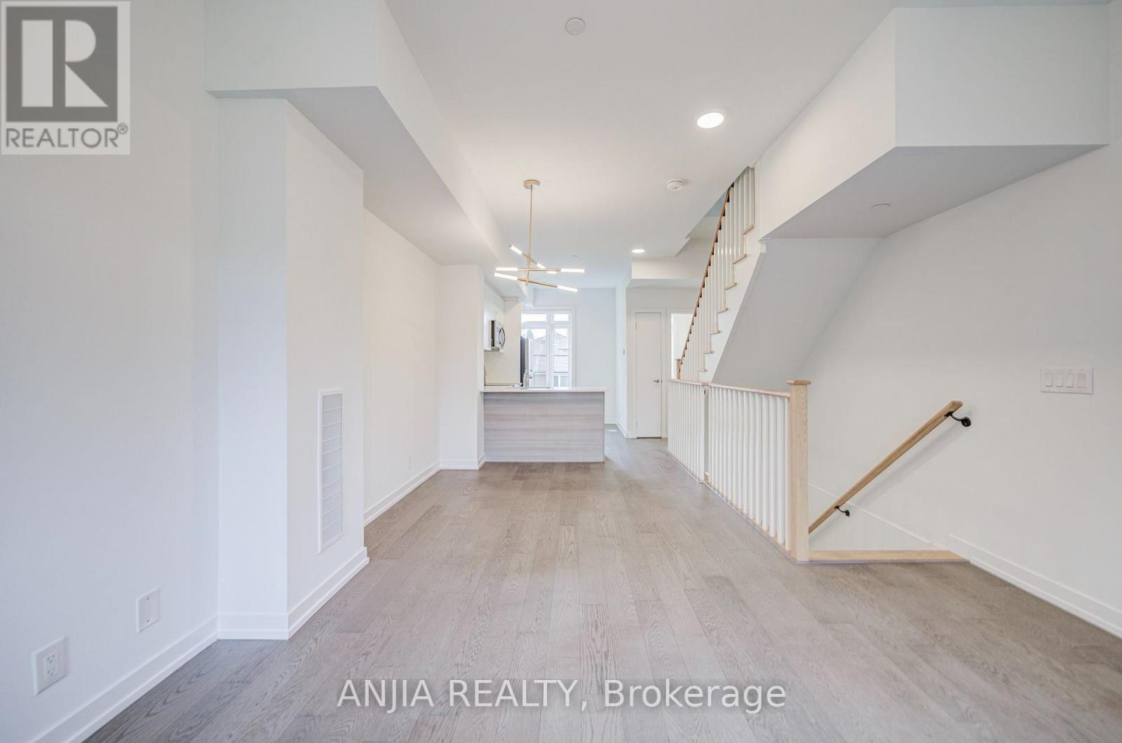 80b Tisdale Avenue, Toronto, Ontario  M4A 1C5 - Photo 7 - C14081176