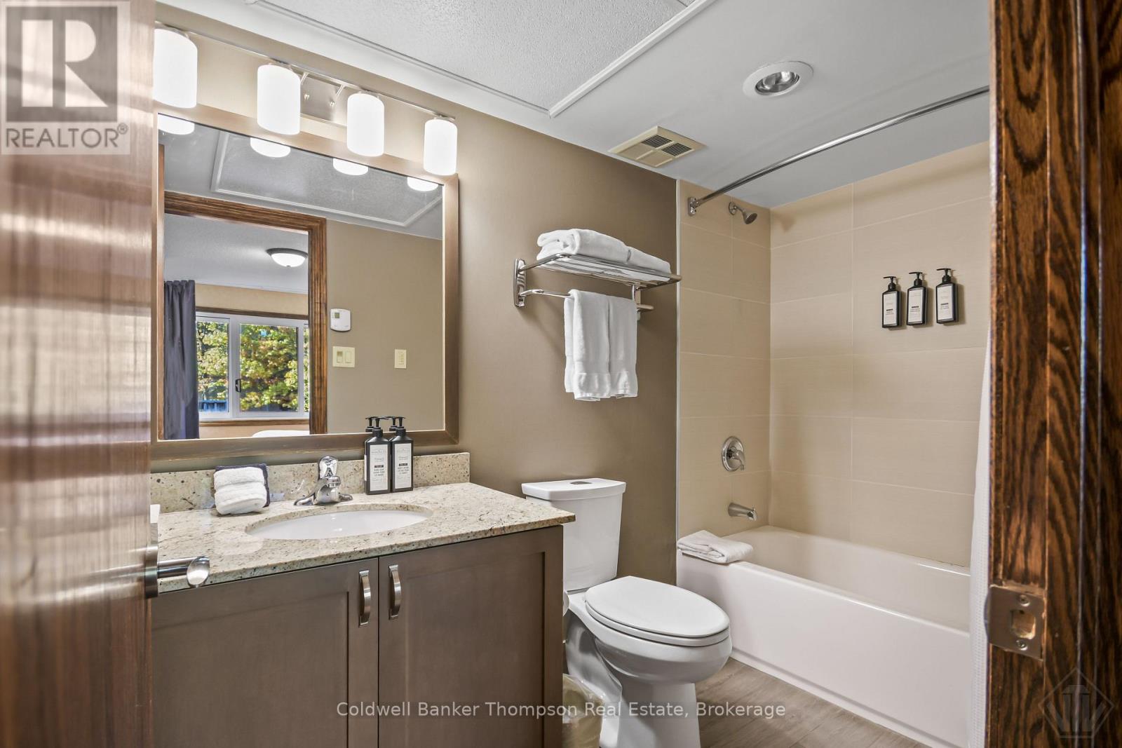 23-202 Deerhurst Resort - Mapleridge Drive, Huntsville, Ontario  P1H 1A9 - Photo 5 - X14081018