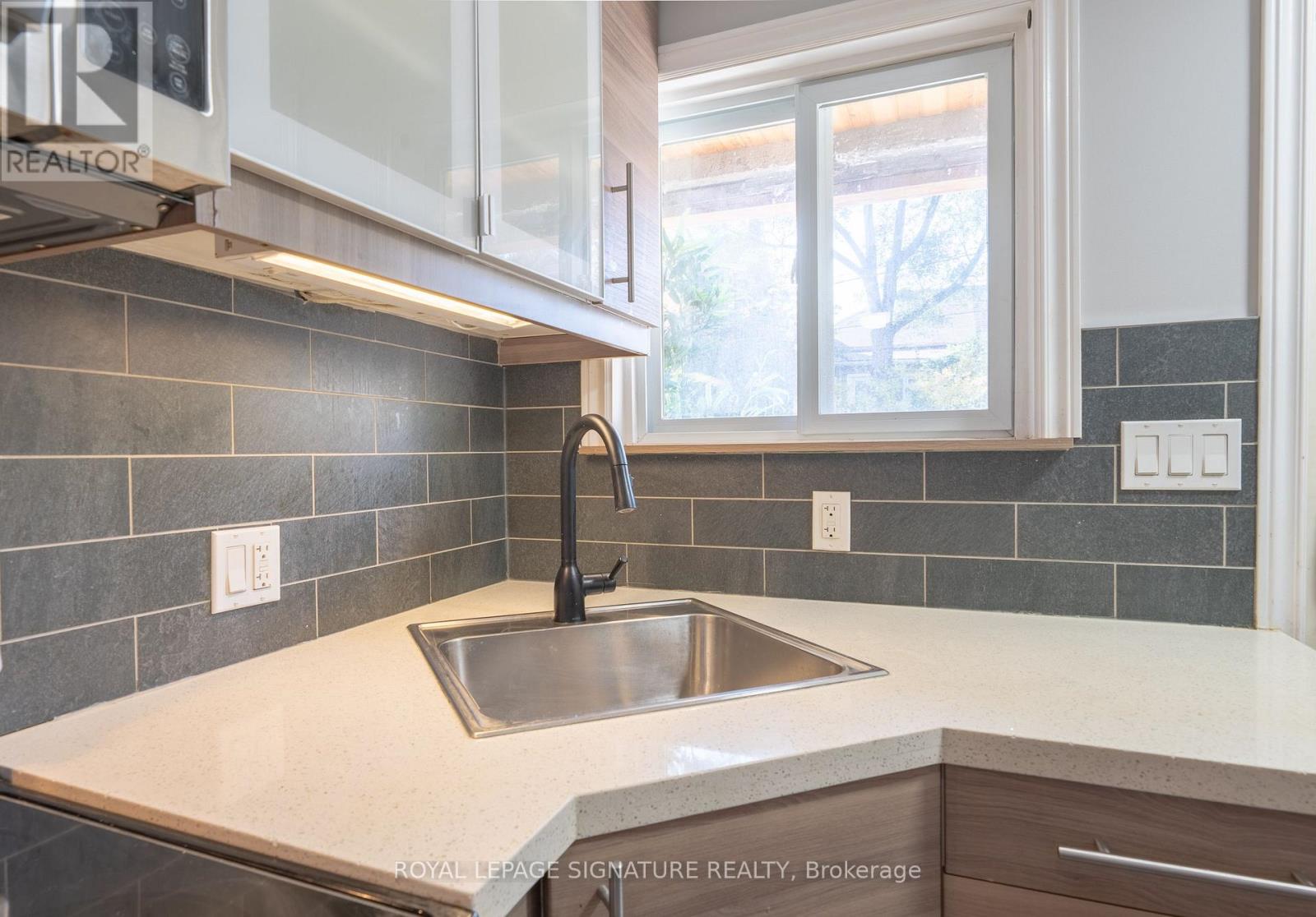 Lower - 695 Woodbine Avenue, Toronto (East End-Danforth), Ontario  M4E 2J4 - Photo 8 - E14081154