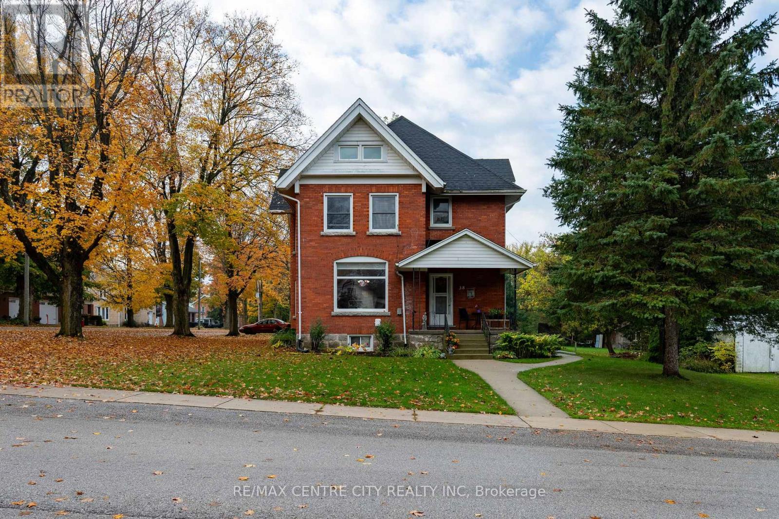 38 Market Street, Arran-Elderslie, Ontario  N0H 2N0 - Photo 3 - X14080928