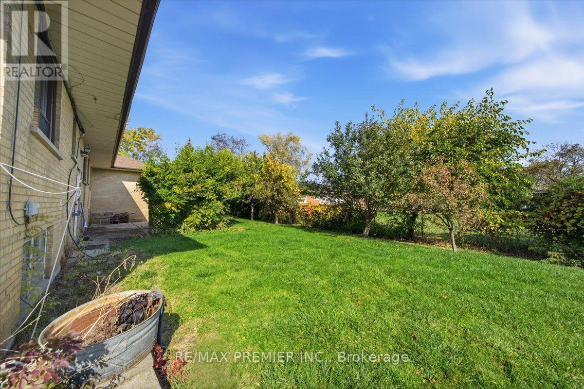 1 Gram Street, Vaughan (Maple), Ontario  L6A 3Z2 - Photo 37 - N14081108
