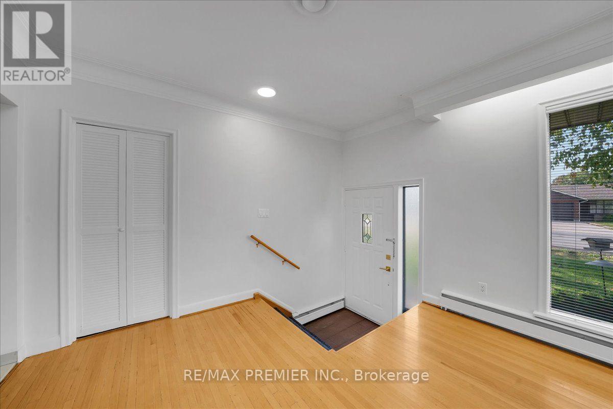 1 Gram Street, Vaughan (Maple), Ontario  L6A 3Z2 - Photo 8 - N14081108