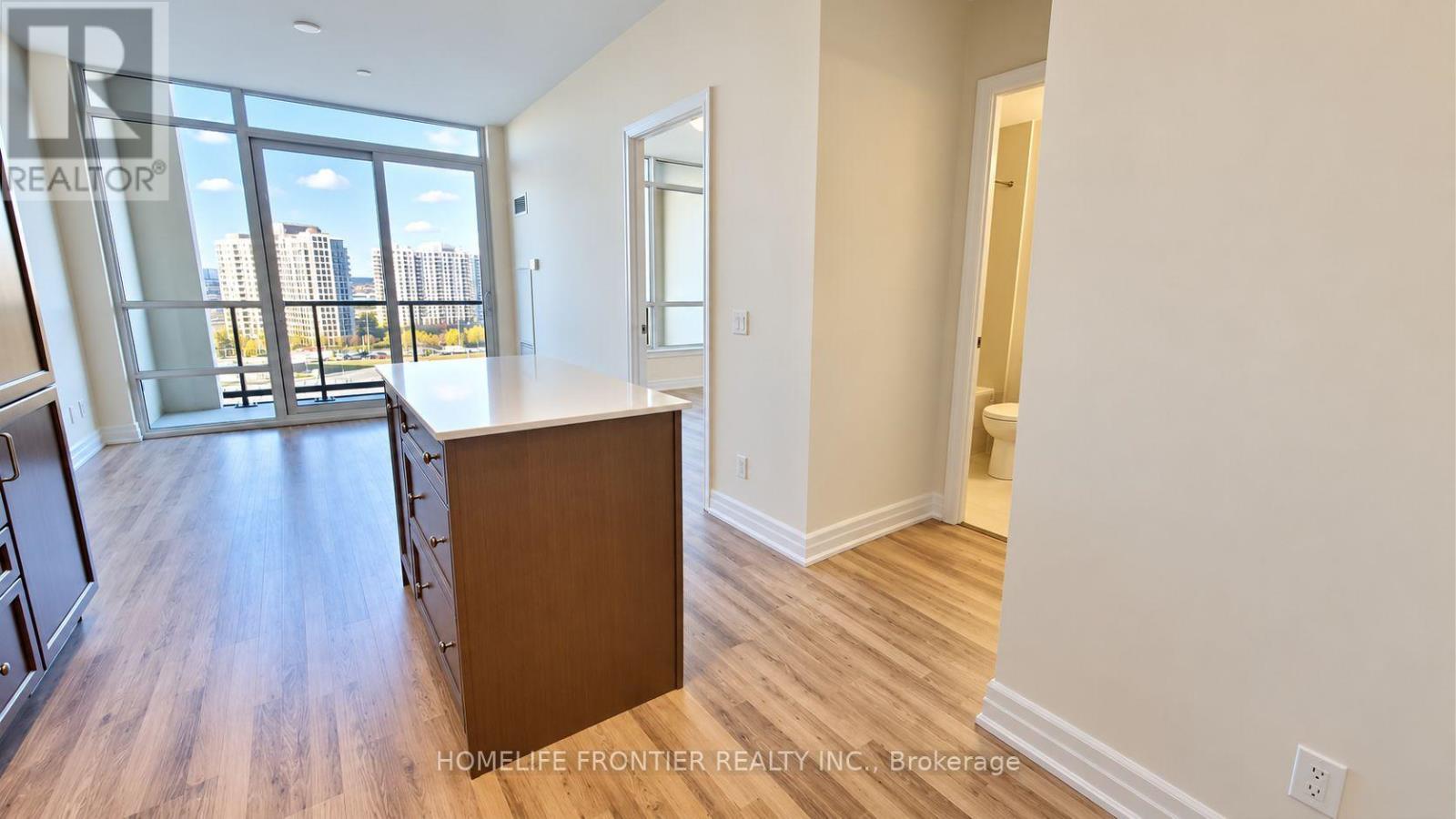 803 - 9085 Jane Street, Vaughan (Concord), Ontario  L4K 0L8 - Photo 3 - N14081150