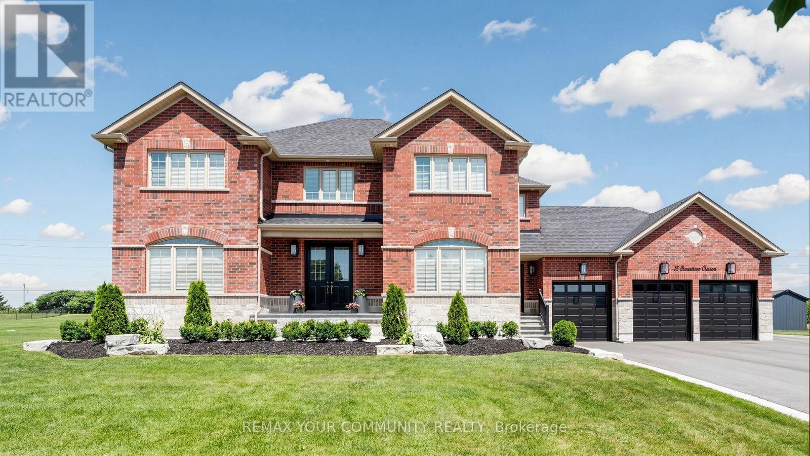 15 STONESTHROW CRESCENT, Uxbridge, Ontario