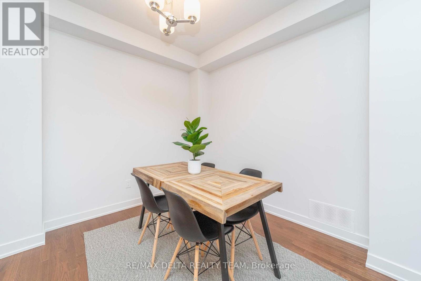 631 Knotridge Street, Ottawa, Ontario  K1W 0N7 - Photo 3 - X14081188