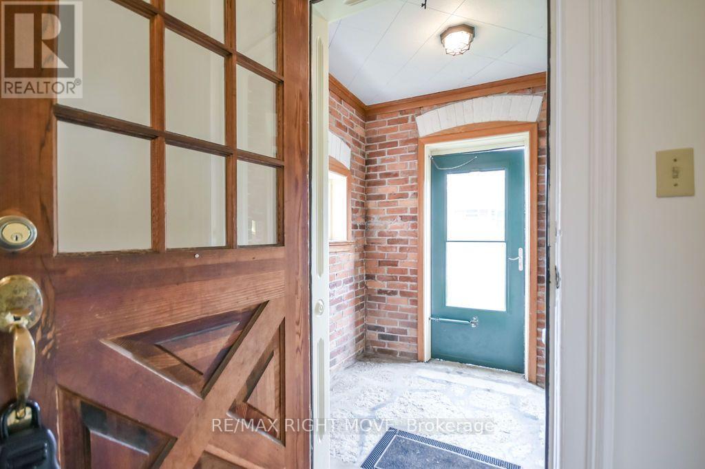 129 Coldwater Road W, Orillia, Ontario  L3V 3L5 - Photo 3 - S14080924