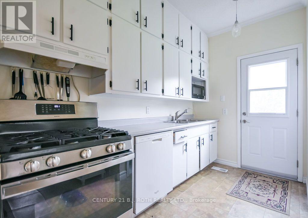 1398 Old Fort Road, Tay, Ontario  L4R 4K3 - Photo 8 - S14081022
