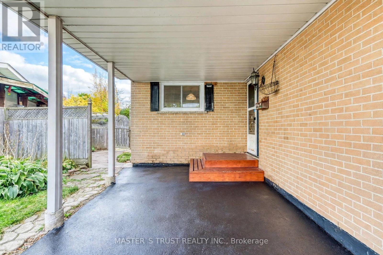 2668 Altadena Court, Mississauga, Ontario  L5K 1G2 - Photo 2 - W14080922