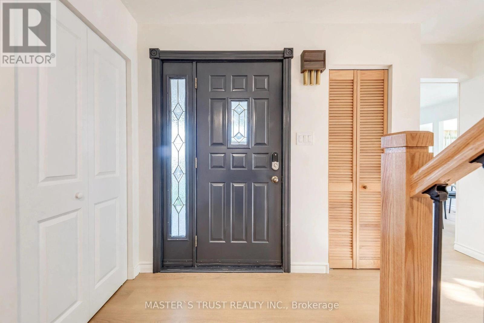 2668 Altadena Court, Mississauga, Ontario  L5K 1G2 - Photo 3 - W14080922