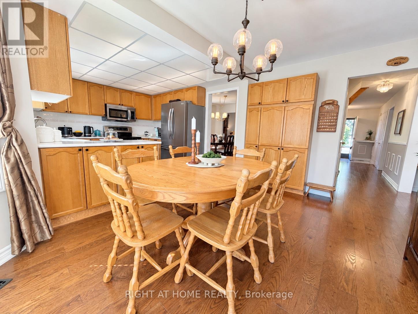 17 Eaton Street, Halton Hills, Ontario  L7G 5L4 - Photo 10 - W14080948