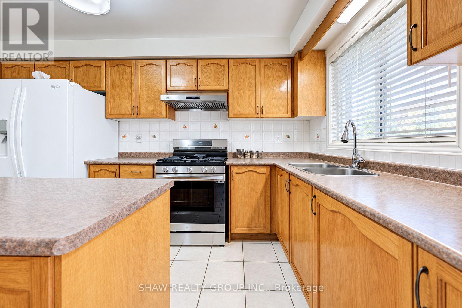 6484 Skipper Way, Mississauga, Ontario  L5W 1P6 - Photo 14 - W14081002