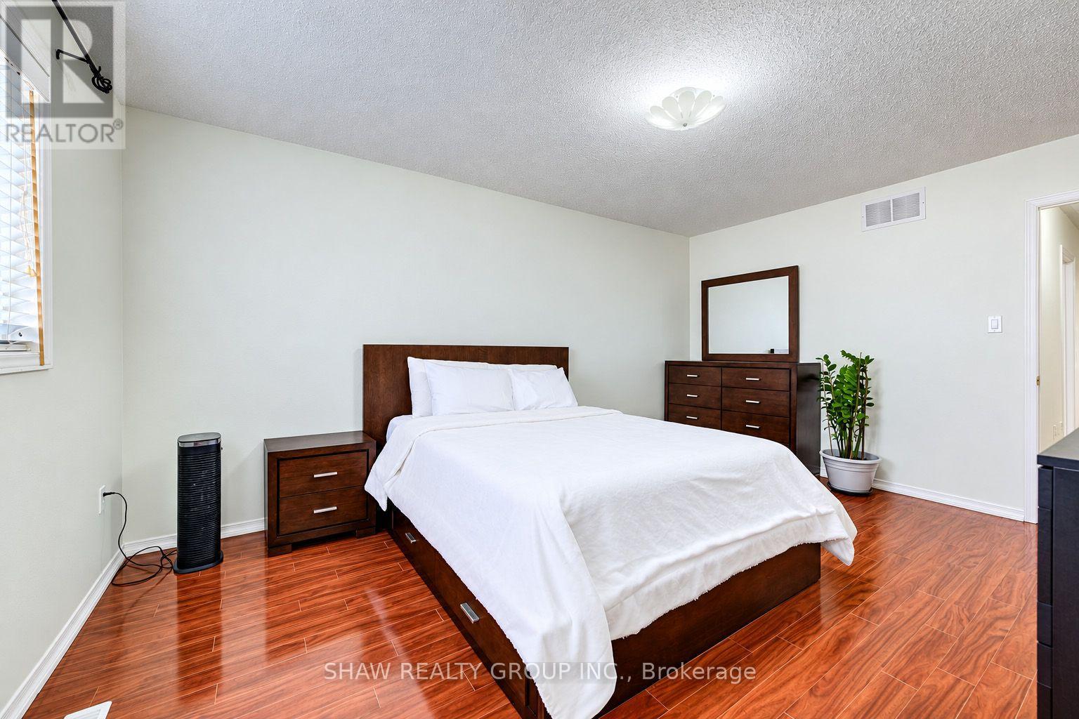 6484 Skipper Way, Mississauga, Ontario  L5W 1P6 - Photo 24 - W14081002