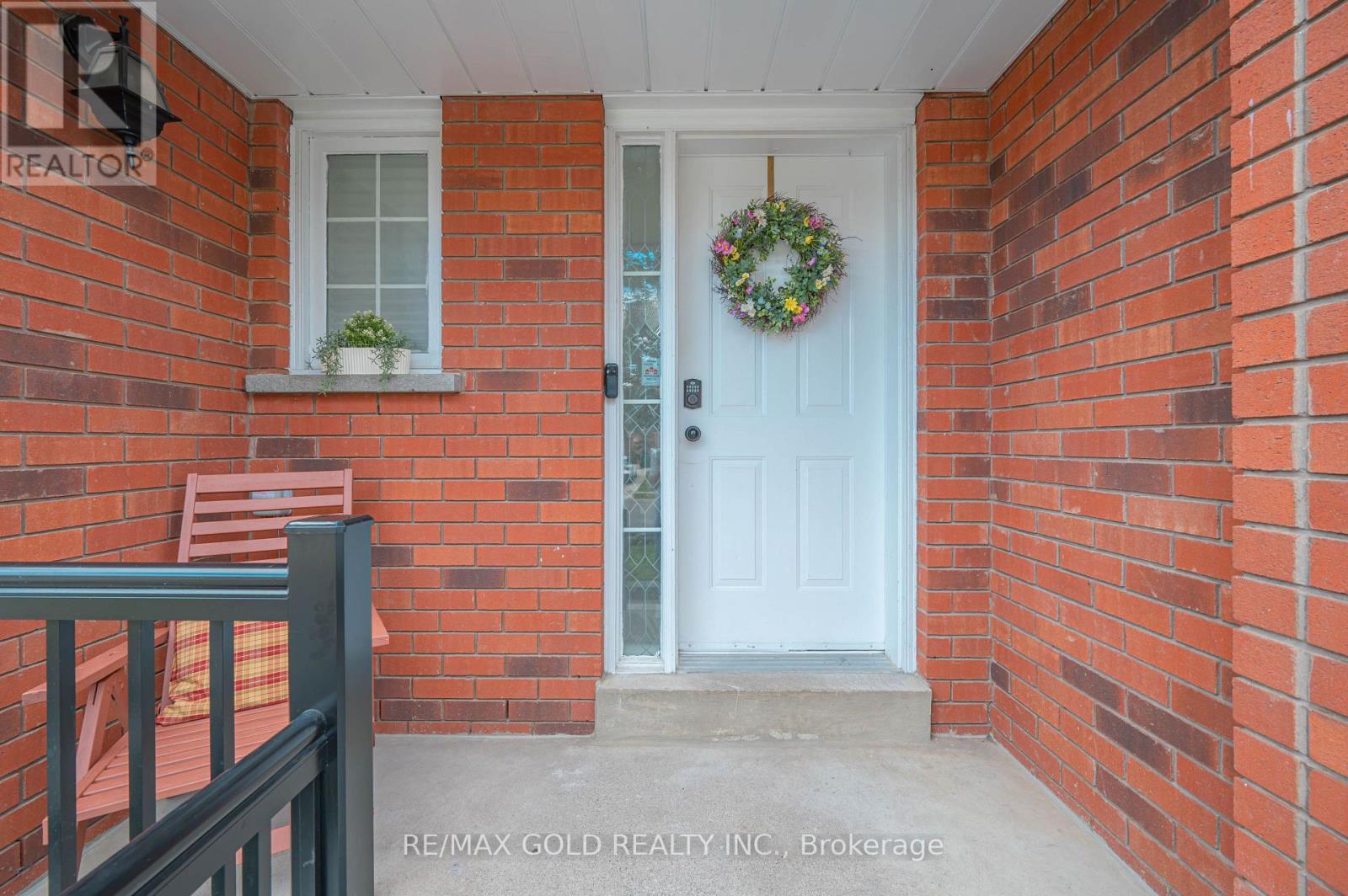 106 Bighorn Crescent, Brampton, Ontario  L6R 1G2 - Photo 5 - W14081024