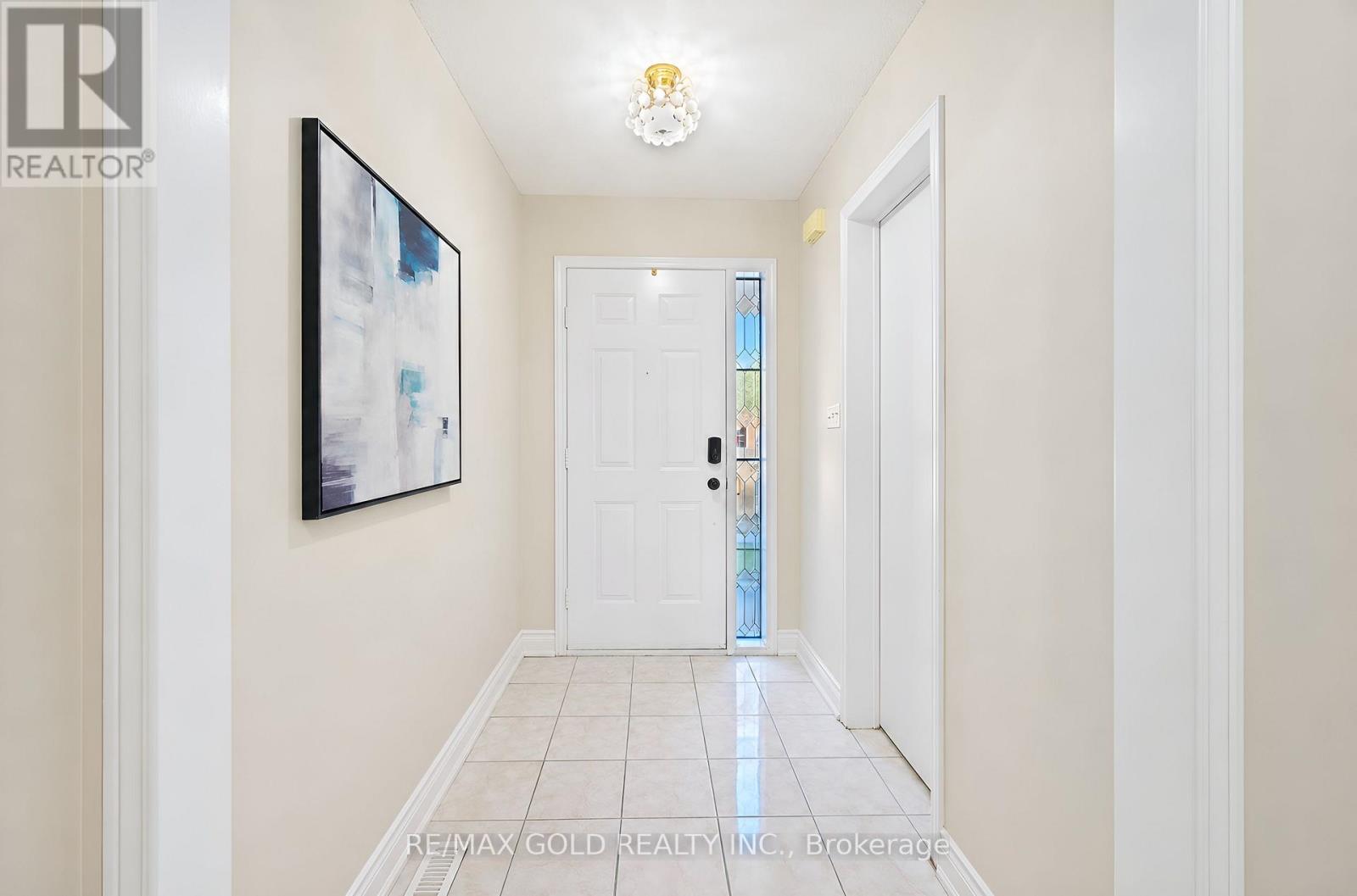 106 Bighorn Crescent, Brampton, Ontario  L6R 1G2 - Photo 6 - W14081024