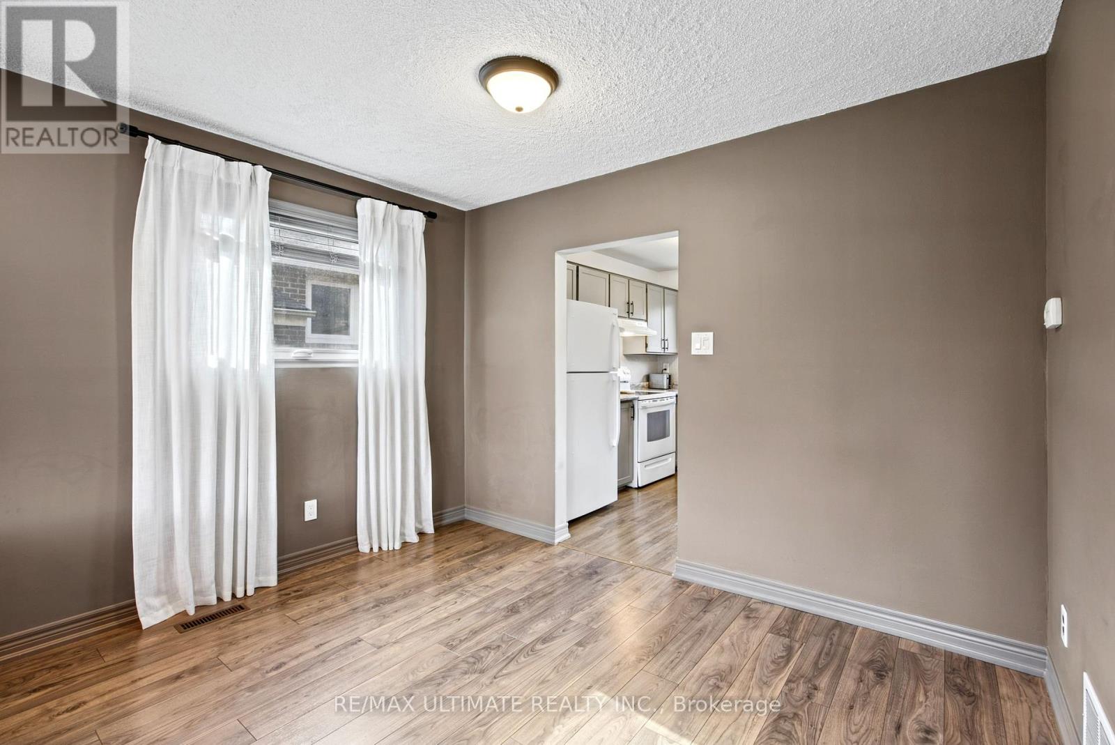 37 Banbury Court, Brampton, Ontario  L6T 1Y9 - Photo 11 - W14081074