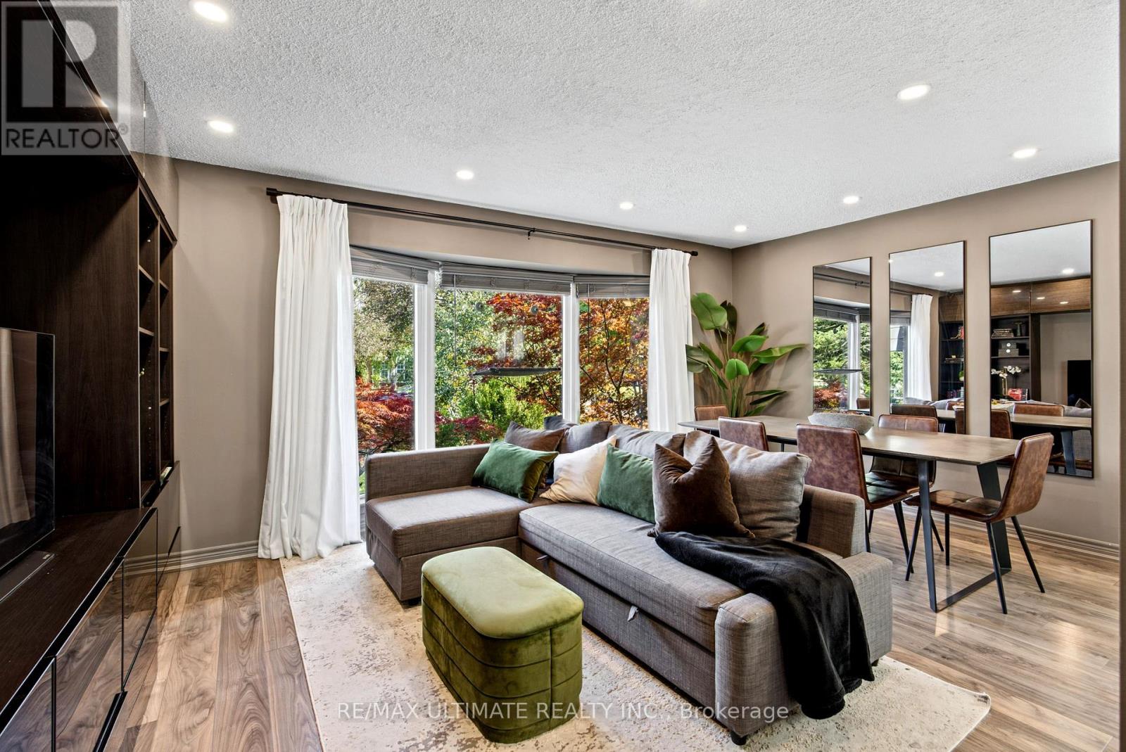 37 Banbury Court, Brampton, Ontario  L6T 1Y9 - Photo 5 - W14081074