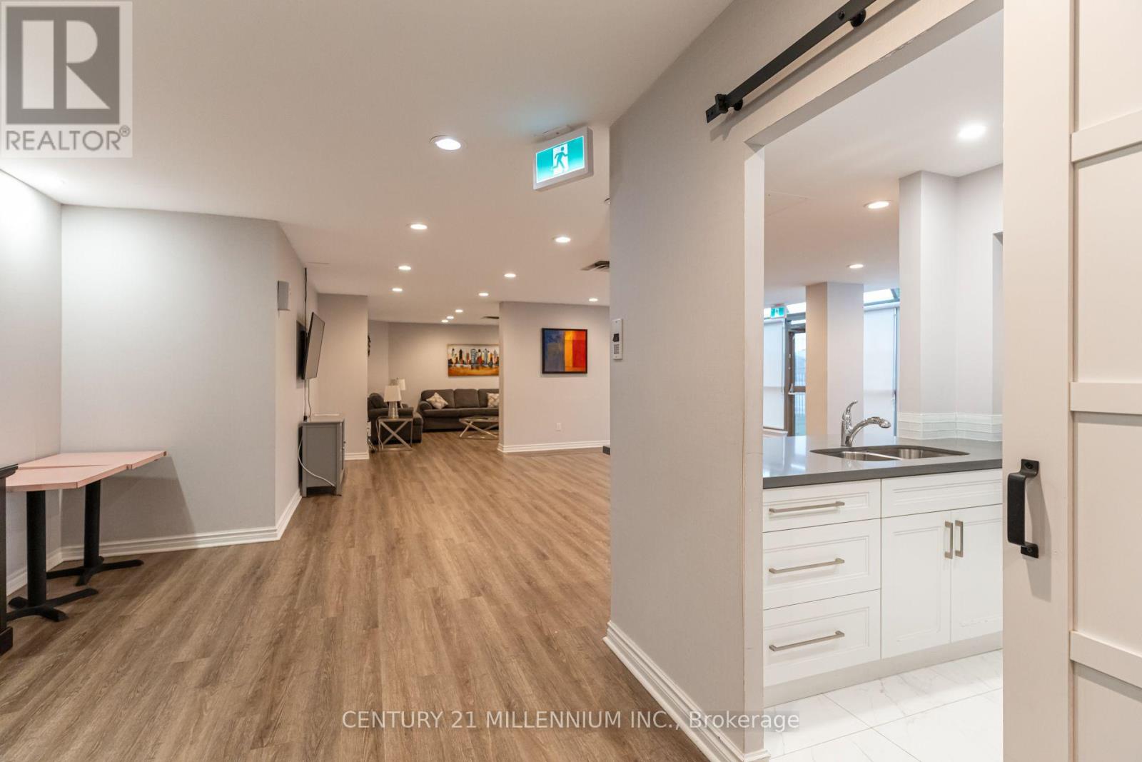705 - 330 Rathburn Road W, Mississauga, Ontario  L5B 3Y1 - Photo 42 - W14081076