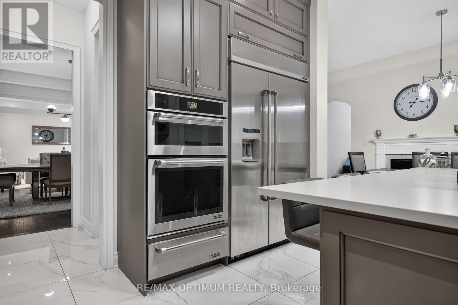 49 Elbern Markell Drive, Brampton, Ontario  L6X 2X6 - Photo 13 - W14081090