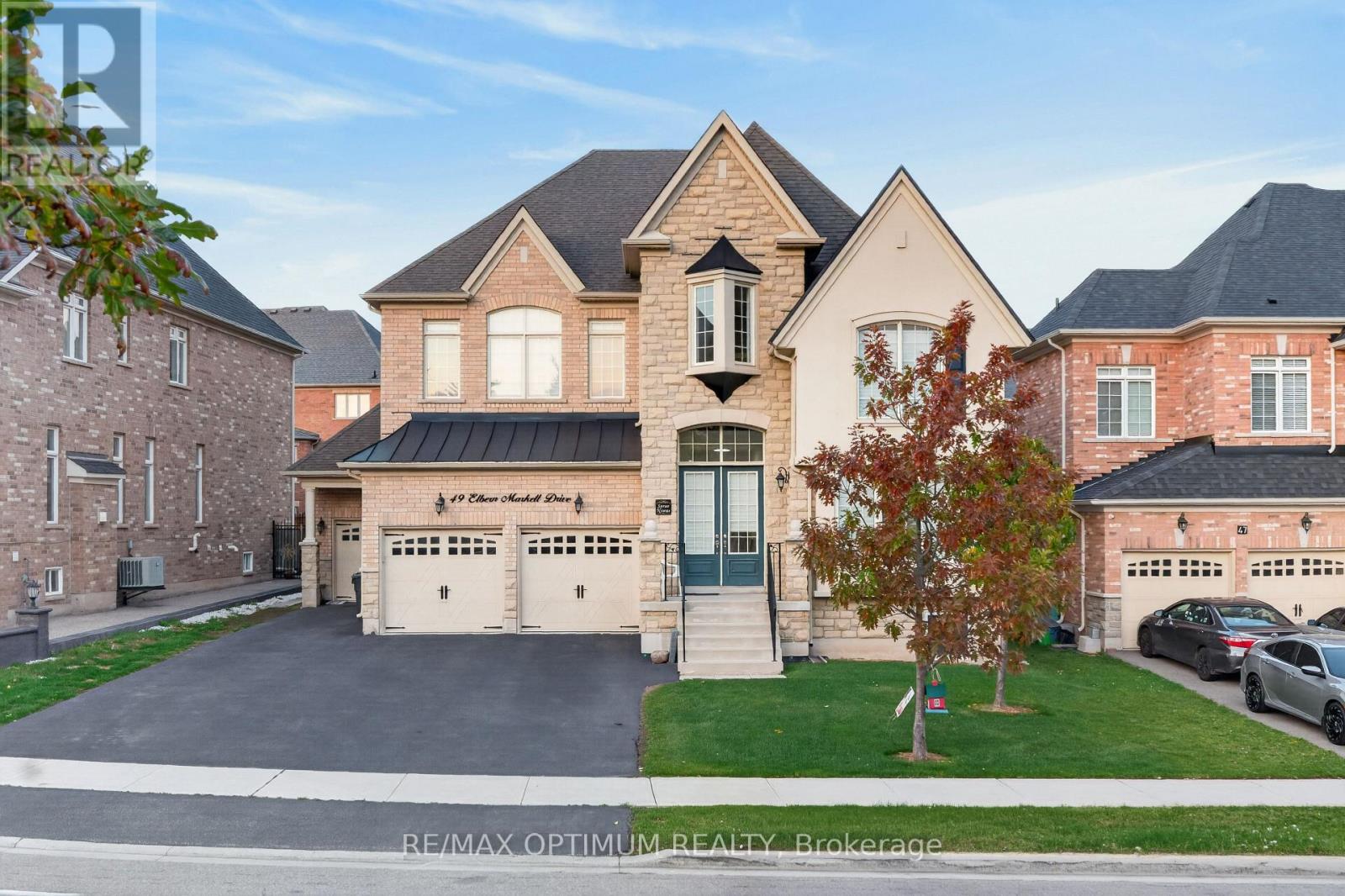 49 Elbern Markell Drive, Brampton, Ontario  L6X 2X6 - Photo 2 - W14081090
