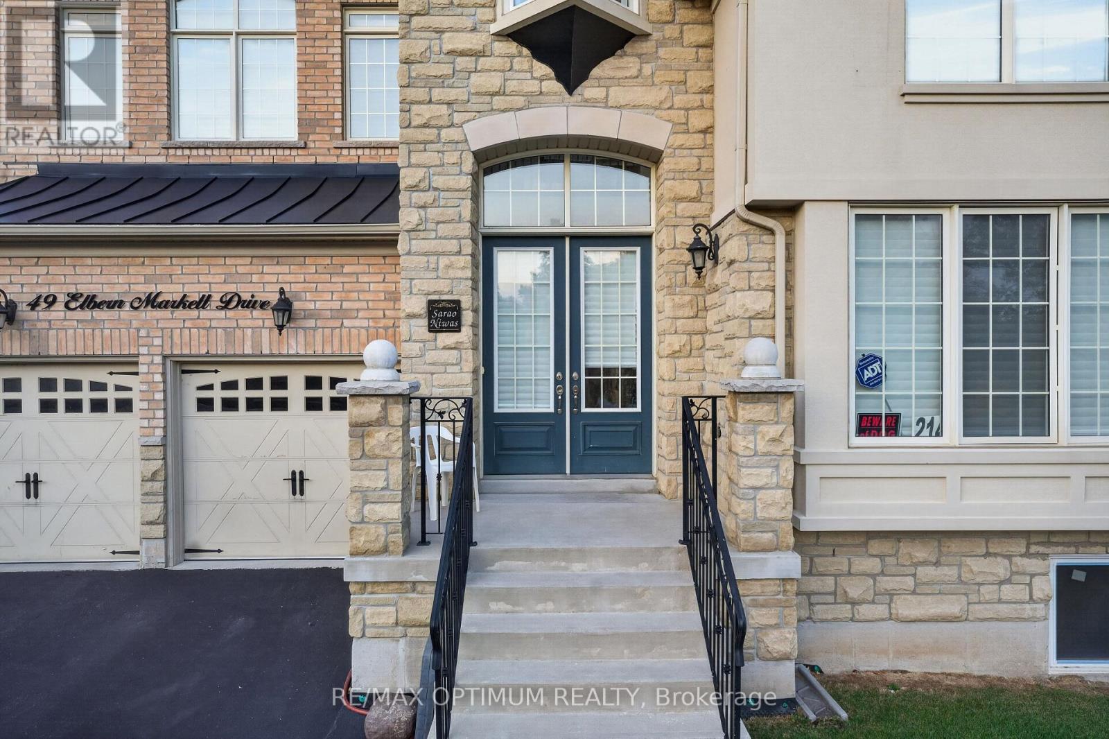 49 Elbern Markell Drive, Brampton, Ontario  L6X 2X6 - Photo 3 - W14081090