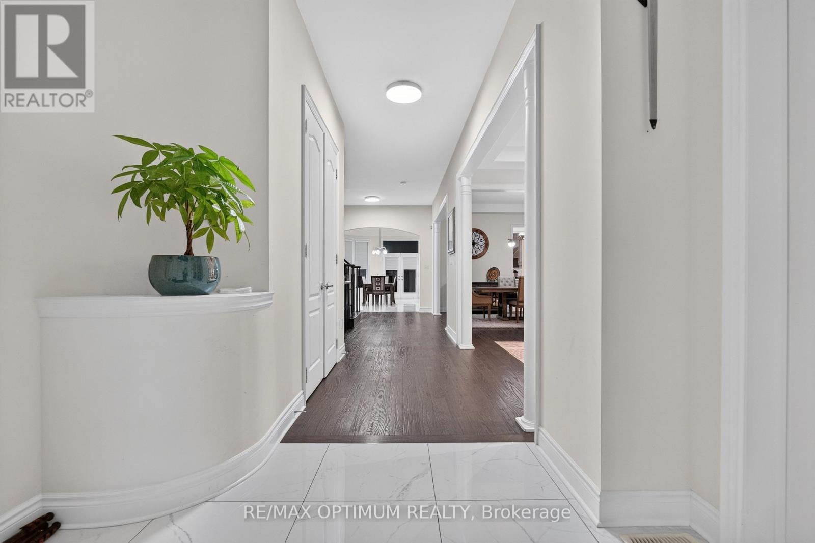 49 Elbern Markell Drive, Brampton, Ontario  L6X 2X6 - Photo 5 - W14081090