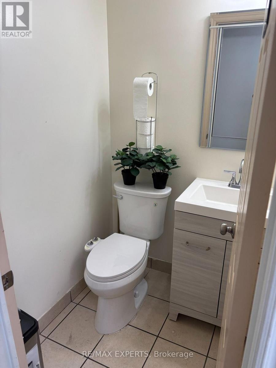Suite 205 - 1270 Finch Avenue W, Toronto (York University Heights), Ontario  M3J 3J7 - Photo 10 - W14081178
