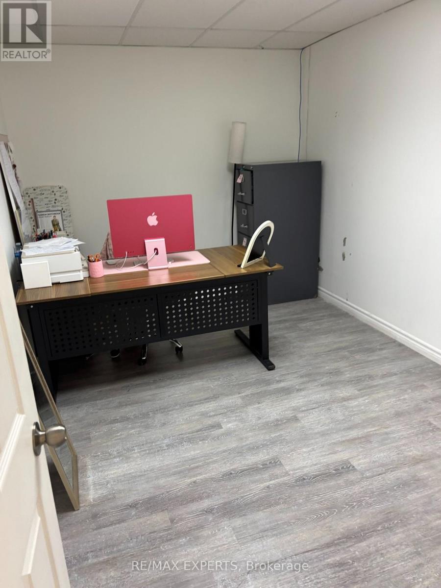 Suite 205 - 1270 Finch Avenue W, Toronto (York University Heights), Ontario  M3J 3J7 - Photo 7 - W14081178