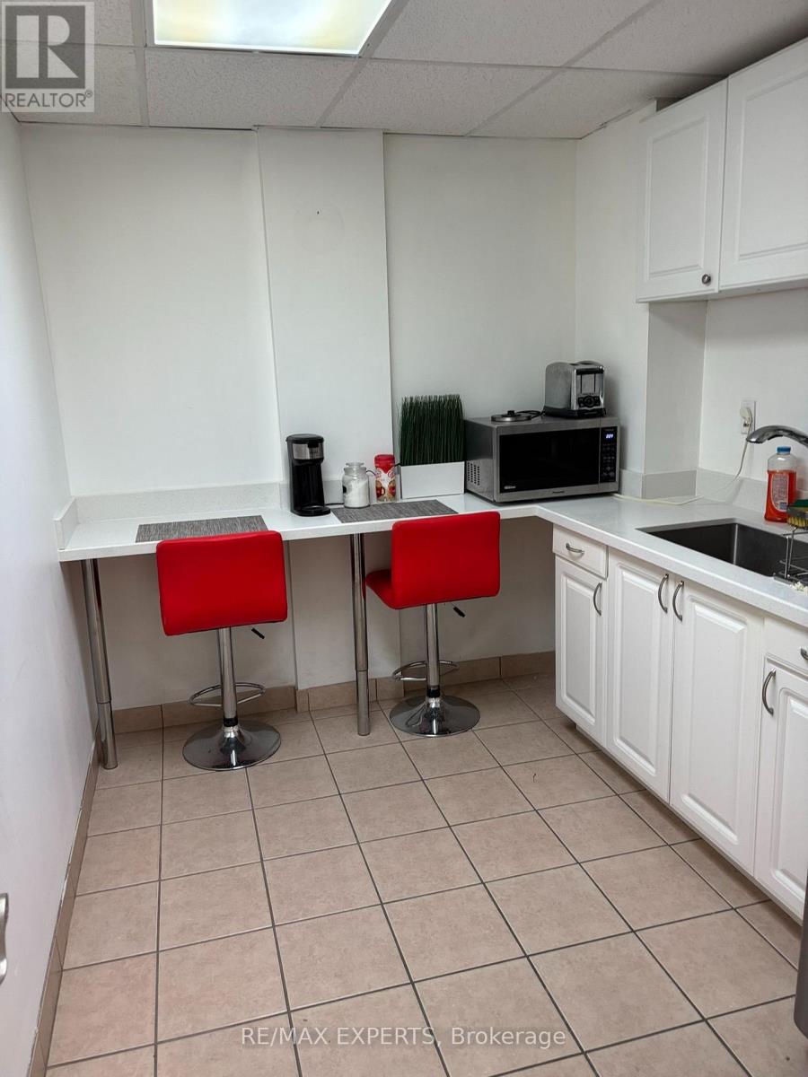 Suite 205 - 1270 Finch Avenue W, Toronto (York University Heights), Ontario  M3J 3J7 - Photo 8 - W14081178