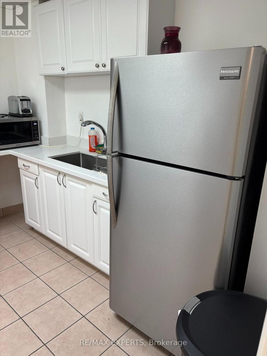 Suite 205 - 1270 Finch Avenue W, Toronto (York University Heights), Ontario  M3J 3J7 - Photo 9 - W14081178