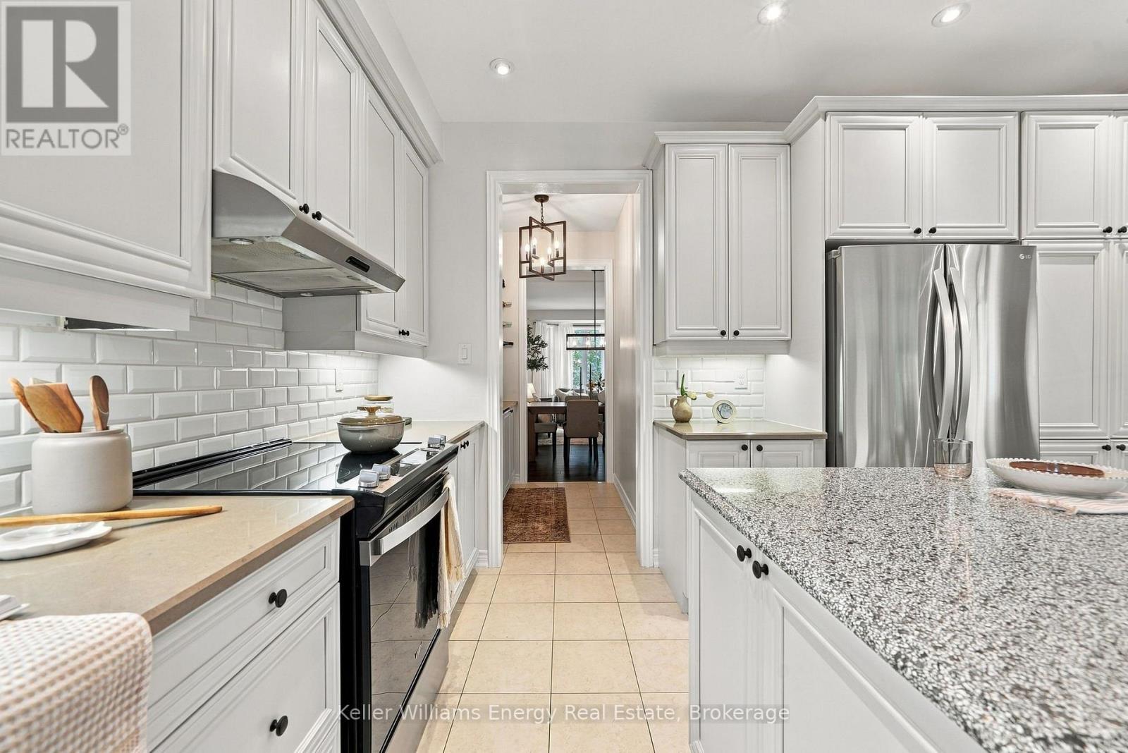 229 Montgomery Avenue, Whitby, Ontario  L1M 0B6 - Photo 7 - E14081004