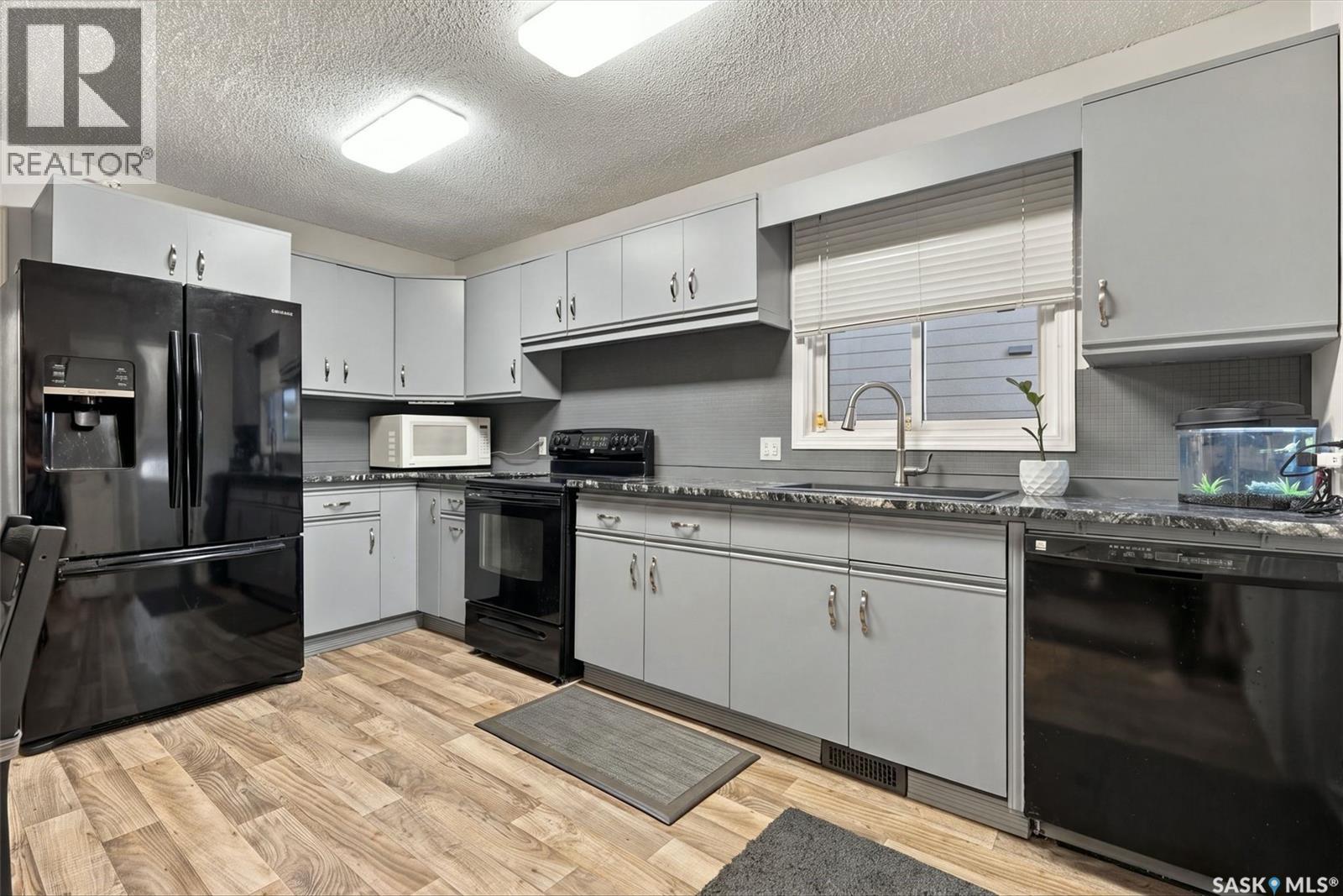 98 Magee Crescent, Regina, Saskatchewan  S4R 6K5 - Photo 10 - SK051158