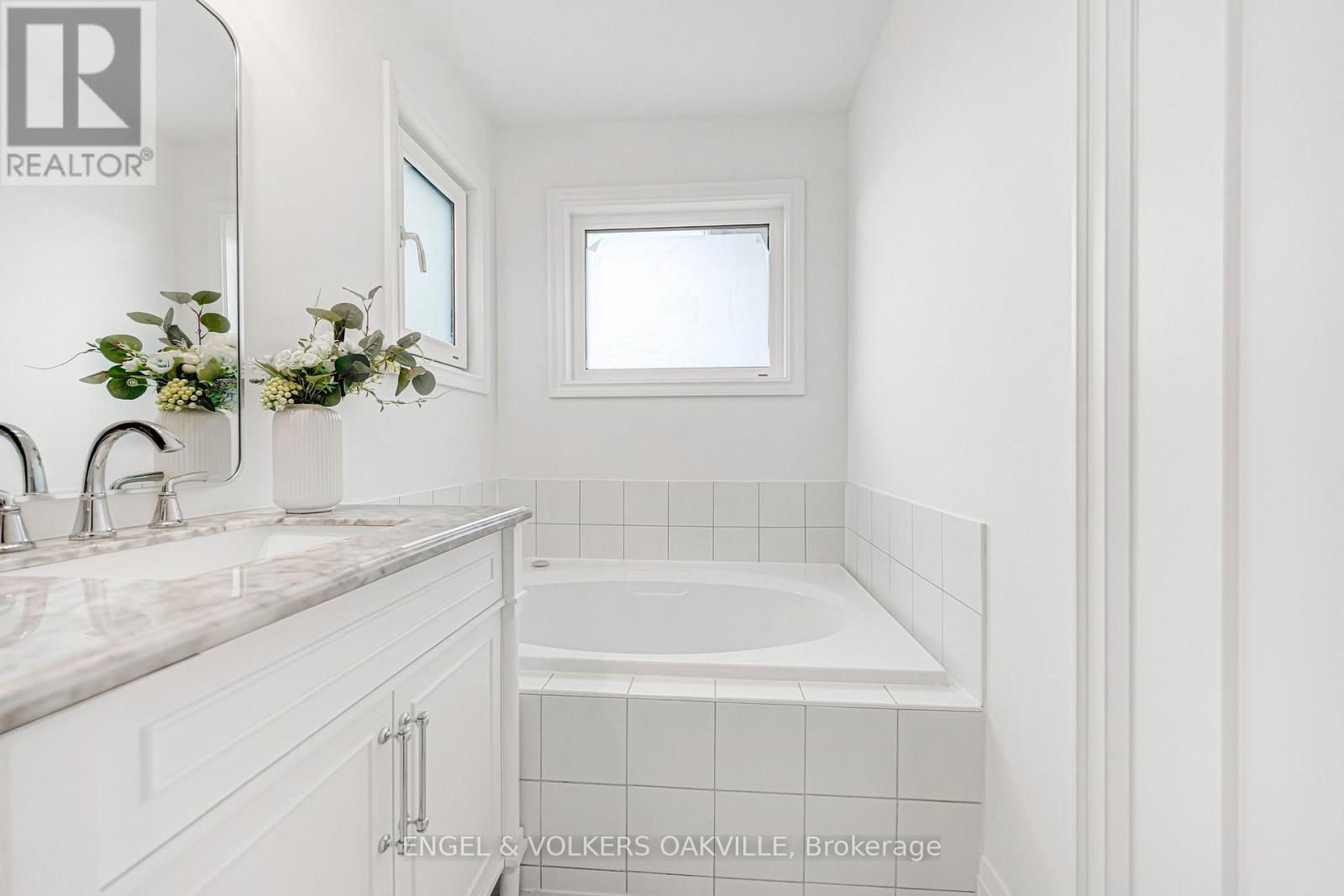 2592 Castle Hill Crescent, Oakville, Ontario  L6H 6J1 - Photo 31 - W14007240