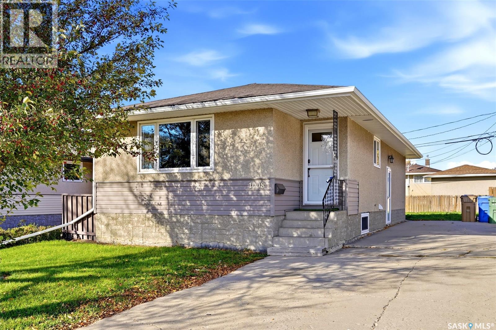 1008 7th Avenue N, Regina, Saskatchewan  S4R 0H1 - Photo 2 - SK051003