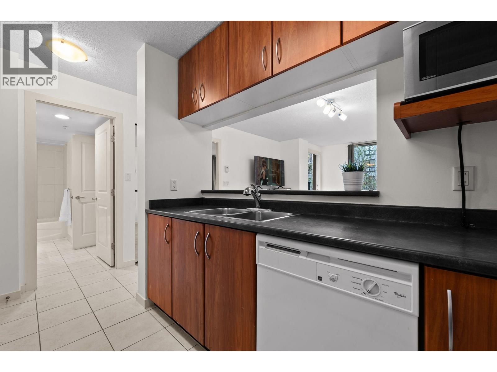 220 3663 Crowley Drive, Vancouver, British Columbia  V5R 6H4 - Photo 10 - R3175627