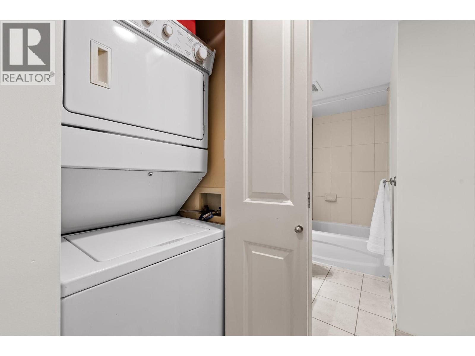 220 3663 Crowley Drive, Vancouver, British Columbia  V5R 6H4 - Photo 17 - R3175627