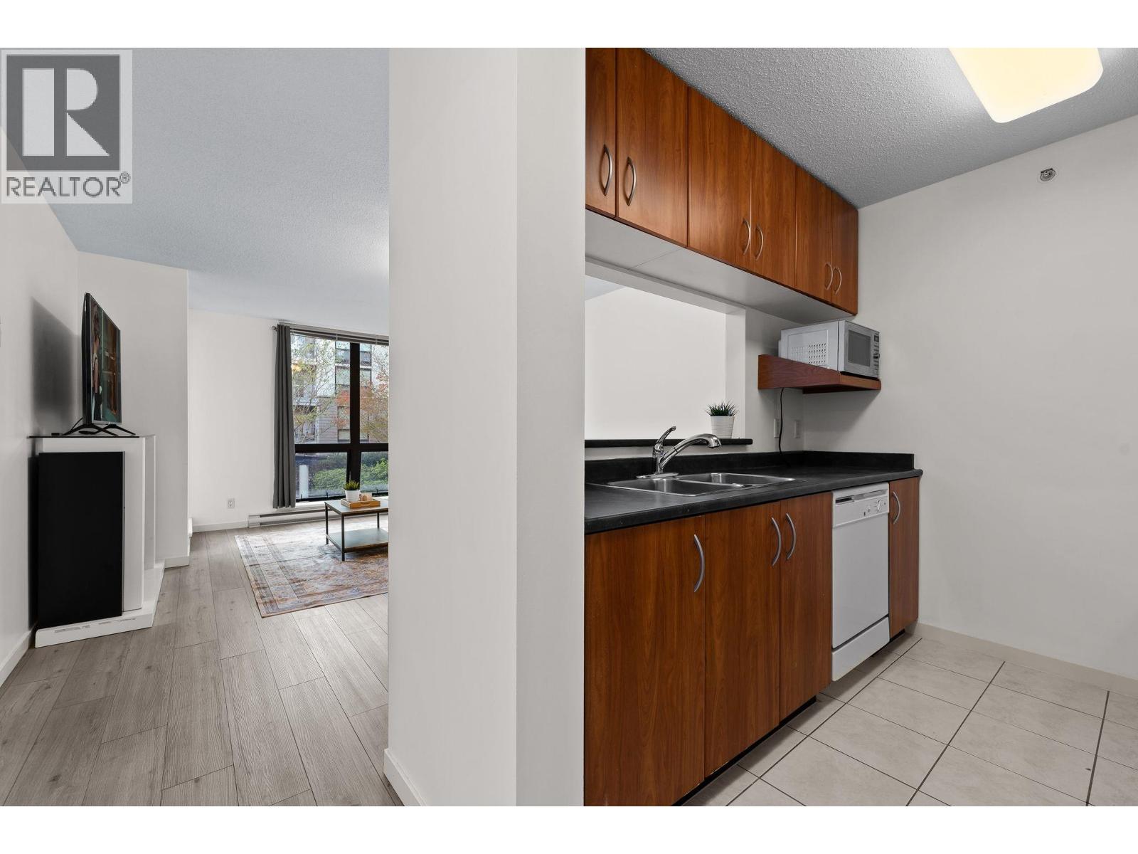 220 3663 Crowley Drive, Vancouver, British Columbia  V5R 6H4 - Photo 9 - R3175627