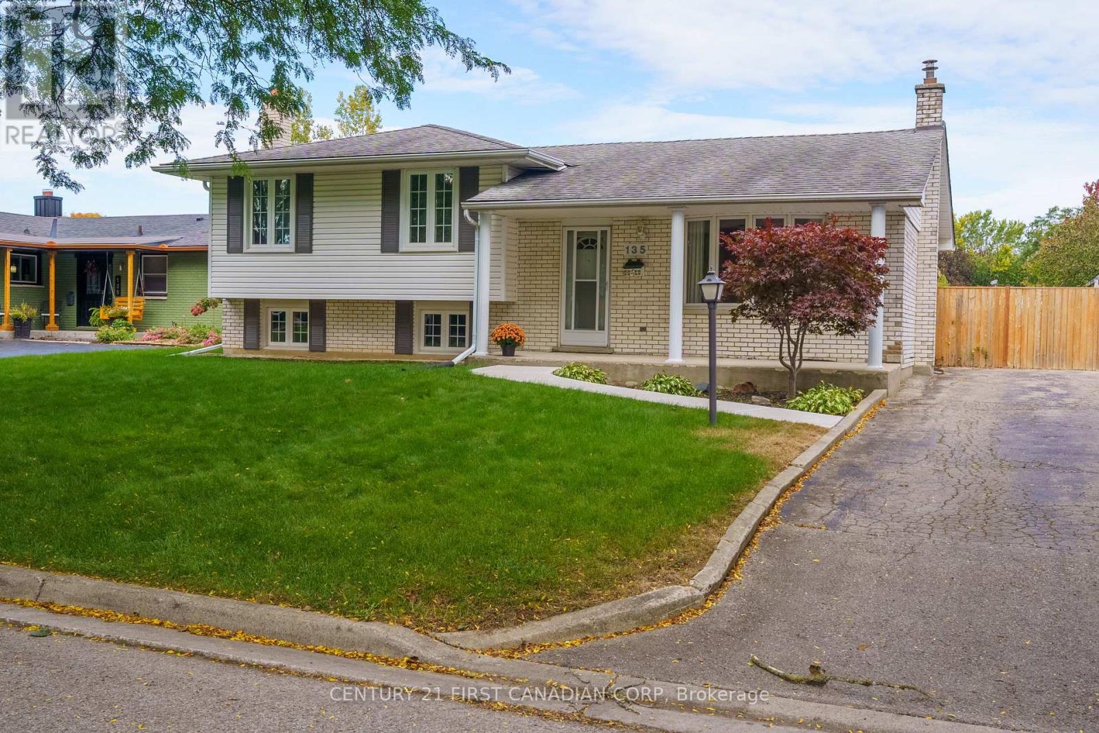 135 Downing Crescent, London South, Ontario  N6C 3C7 - Photo 3 - X13843214