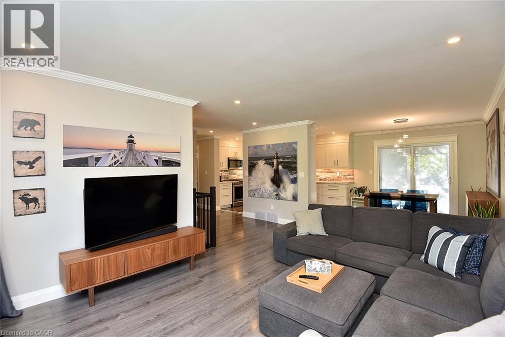 699 Castleguard Crescent, Burlington, Ontario  L7N 2W7 - Photo 8 - 40871058