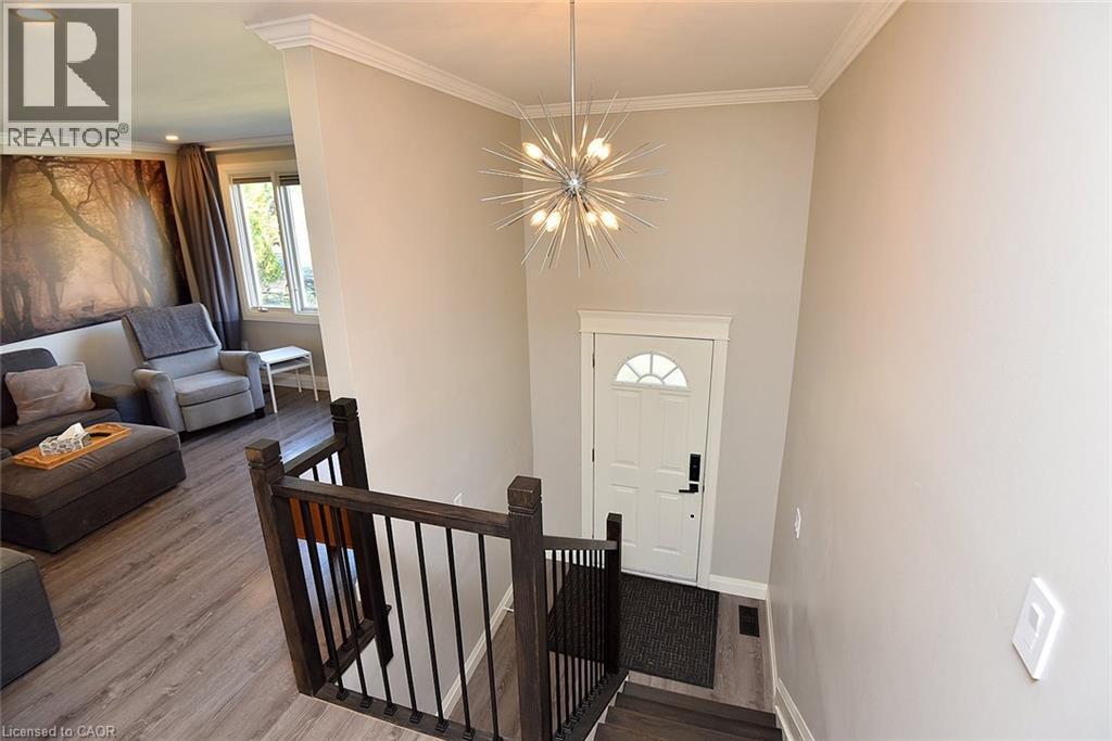 699 Castleguard Crescent, Burlington, Ontario  L7N 2W7 - Photo 6 - 40871058