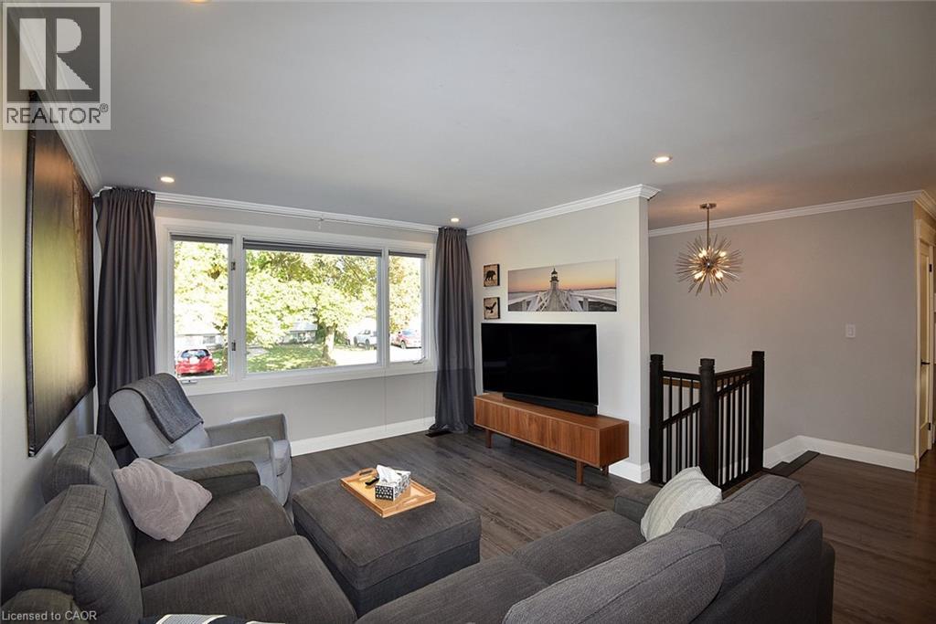 699 Castleguard Crescent, Burlington, Ontario  L7N 2W7 - Photo 9 - 40871058